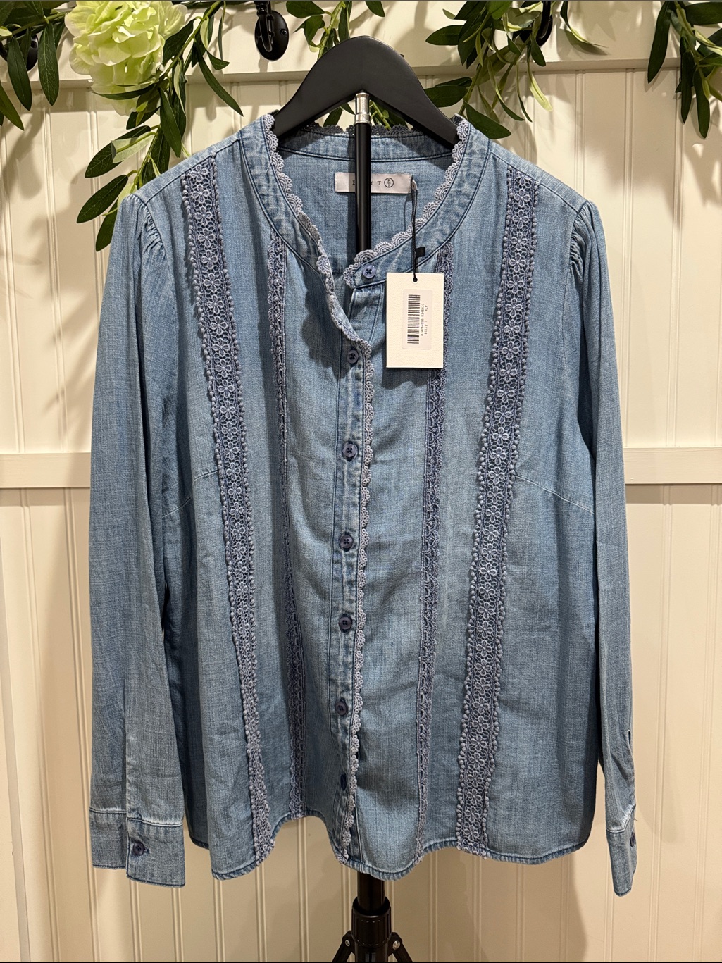 #257 Billy T Light Blue Denim Lace-Trim Button-Down Shirt Nwt